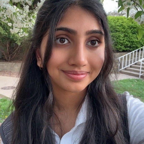 Aditi Cherukuri headshot