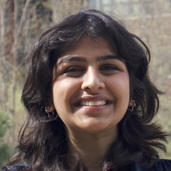 Veda Fernandes headshot